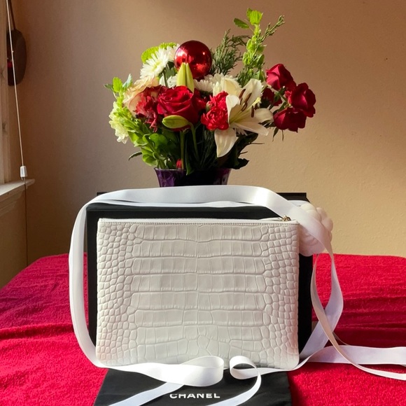 ⭐️CHANEL O - CASE - POUCH ⭐️ - Picture 11 of 16